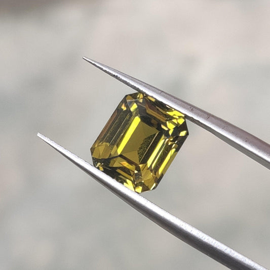 Chrysoberyl Natural 4.17ct - The Colored Stone Co.