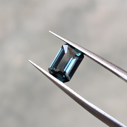 Green Sapphire Natural No Heat 1.24ct - The Colored Stone Co.
