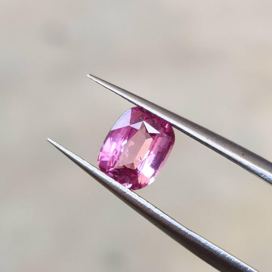 Pink Sapphire Natural Heated 1.57ct - The Colored Stone Co.