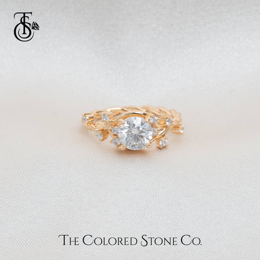 Fayra Ring- Moissanite