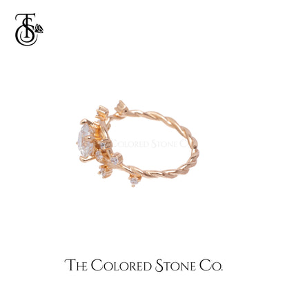 Fayra Ring- Moissanite