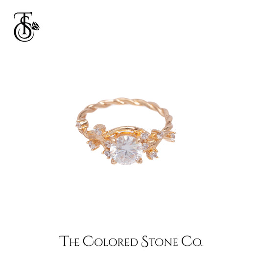 Fayra Ring- Moissanite