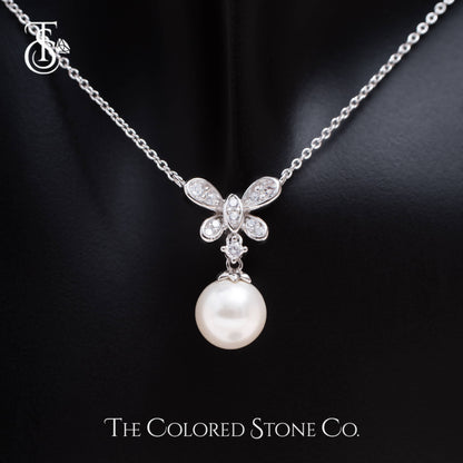 Psyche Necklace- Pearl